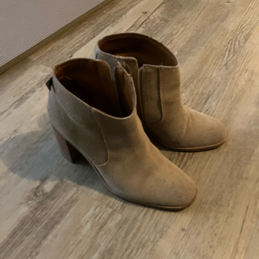 Lucky Brand size 6 beige Taupe Suede Ankle Booties with Block Heel